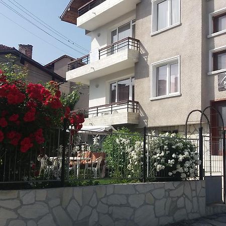 Mira Guest House Dobrinichte Extérieur photo